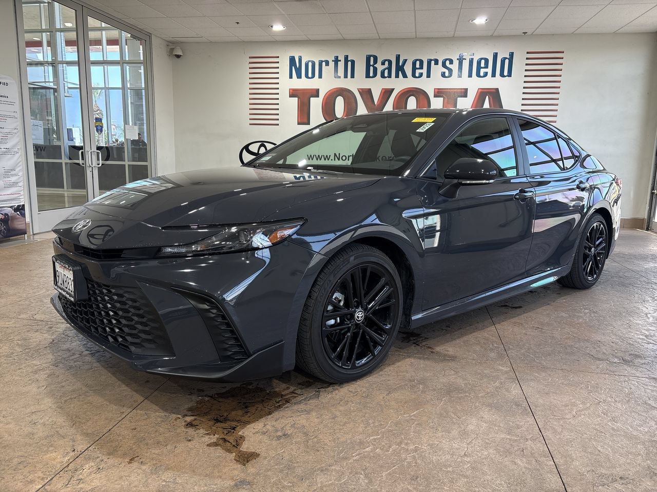 Used 2025 Toyota Camry SE w/ Convenience Package