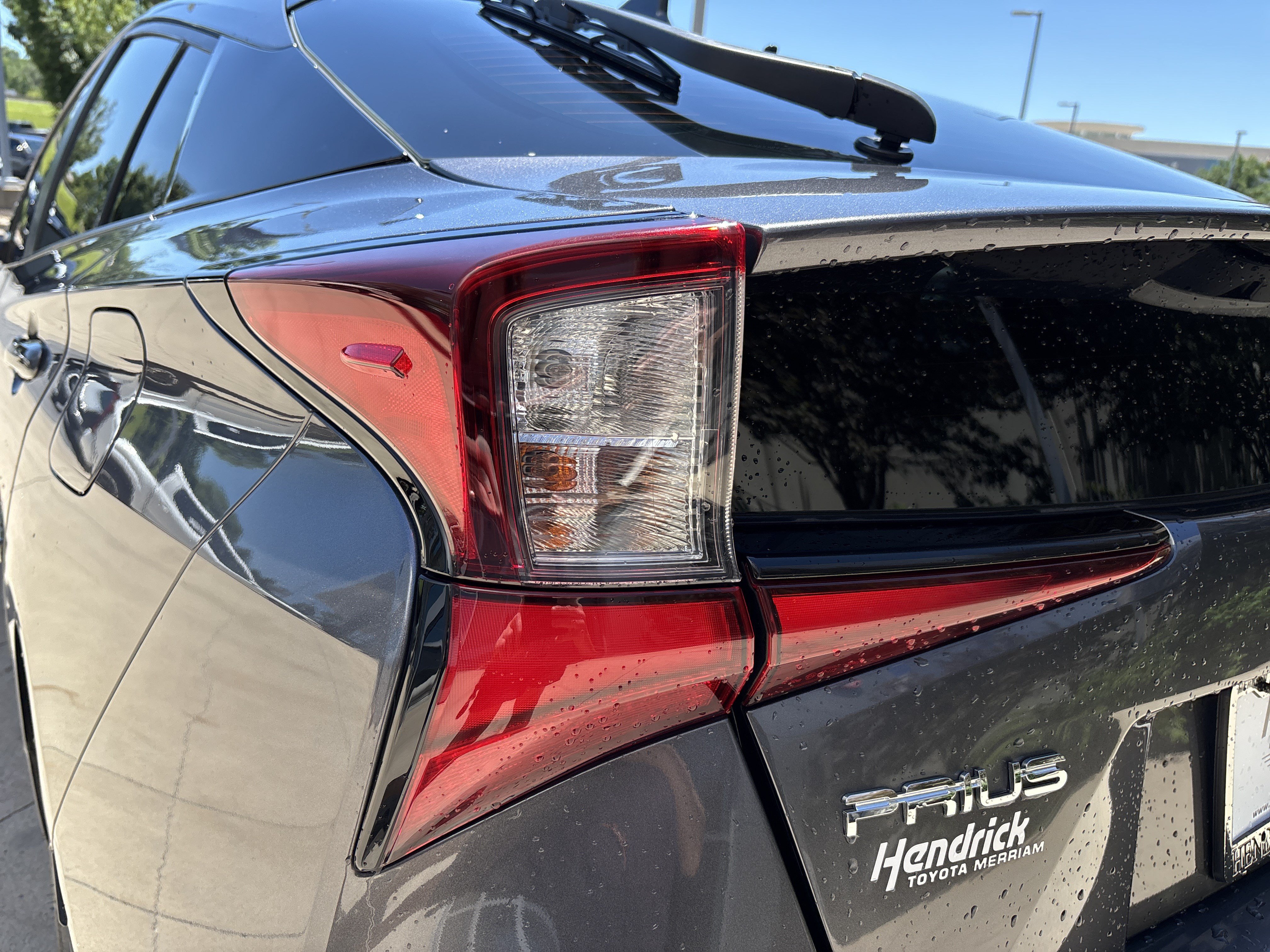 Used 2019 Toyota Prius XLE FWD image 12