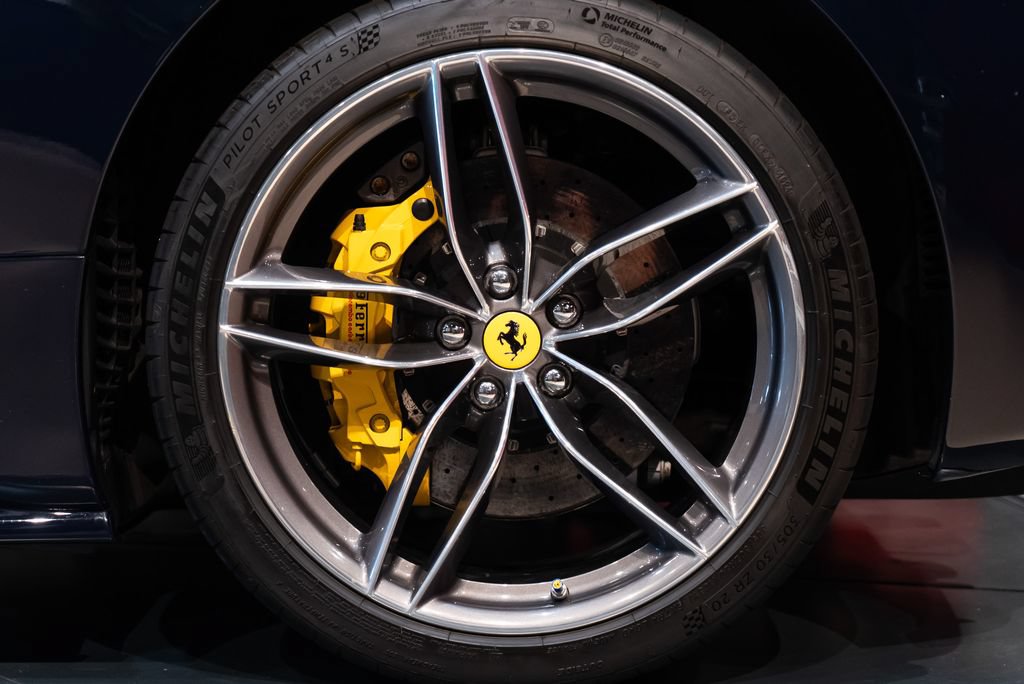 Used 2018 Ferrari 488 Spider RWD image 14