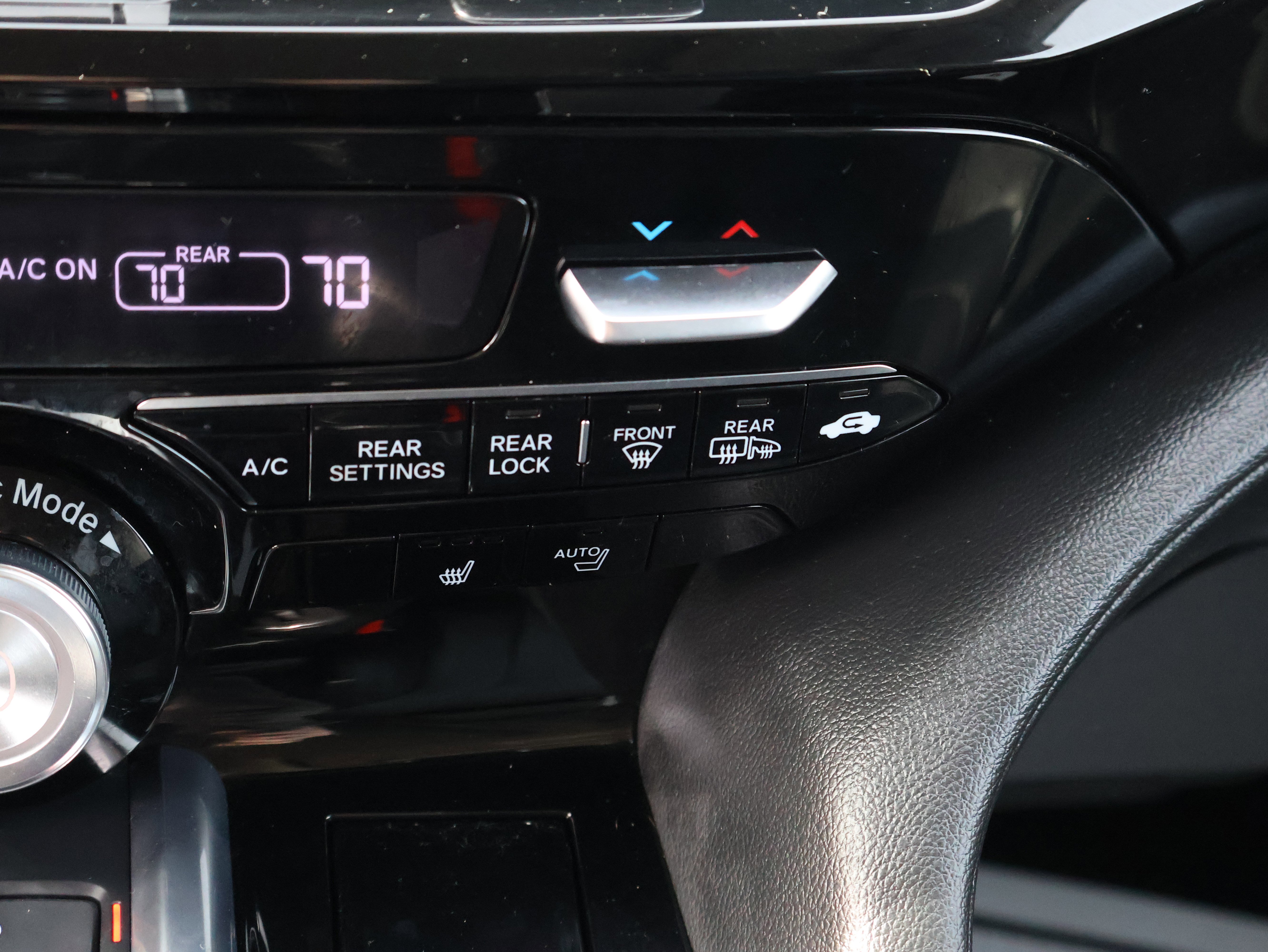 Used 2023 Acura MDX SH-AWD image 30