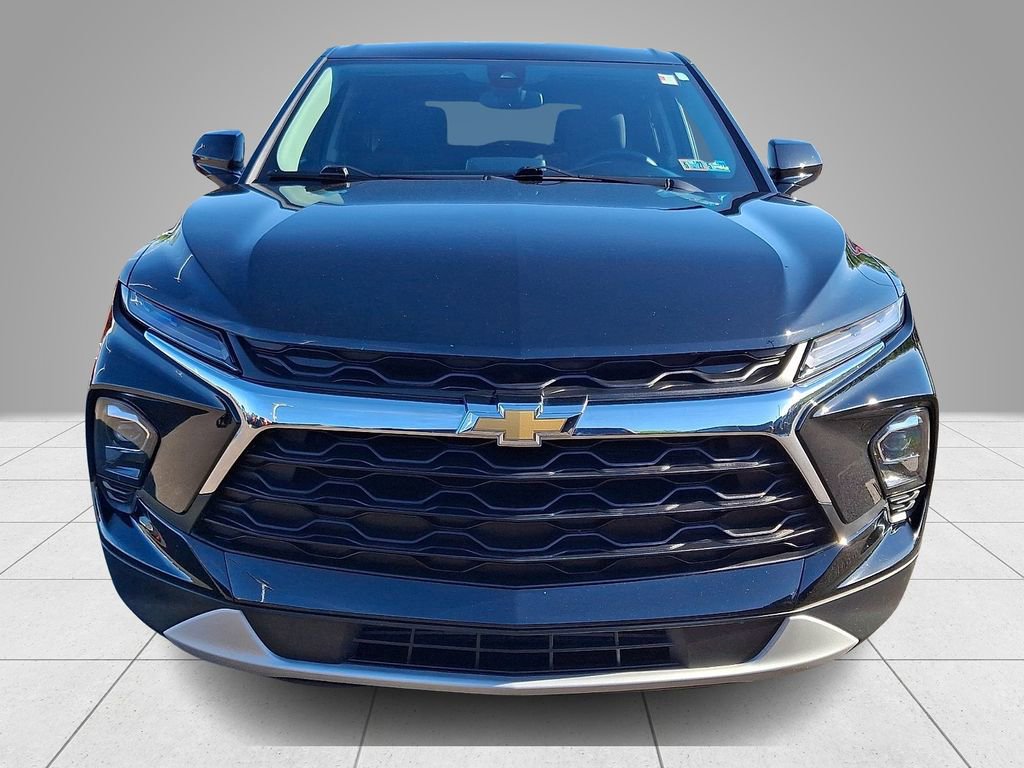 Used 2025 Chevrolet Blazer LT AWD/4WD image 3