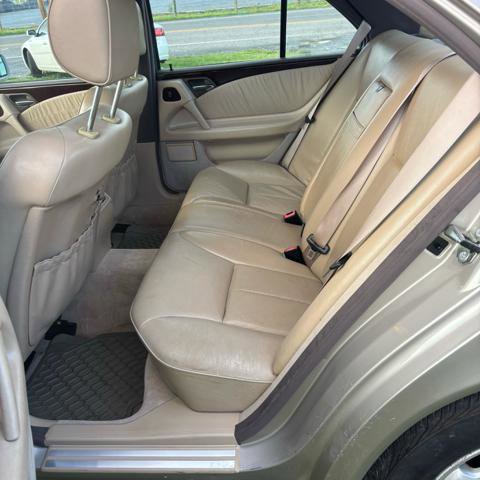 Used 1997 Mercedes-Benz E 320 Sedan image 12