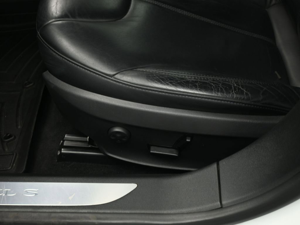 Used 2015 Tesla Model S 85D image 9