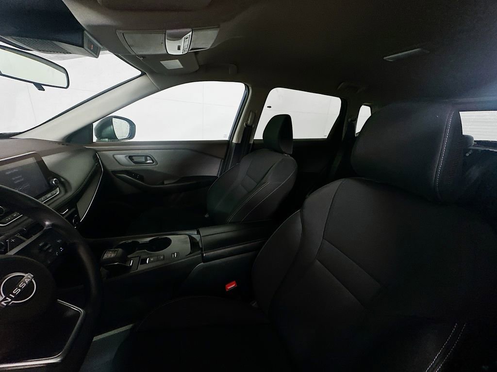 Used 2023 Nissan Rogue S image 20