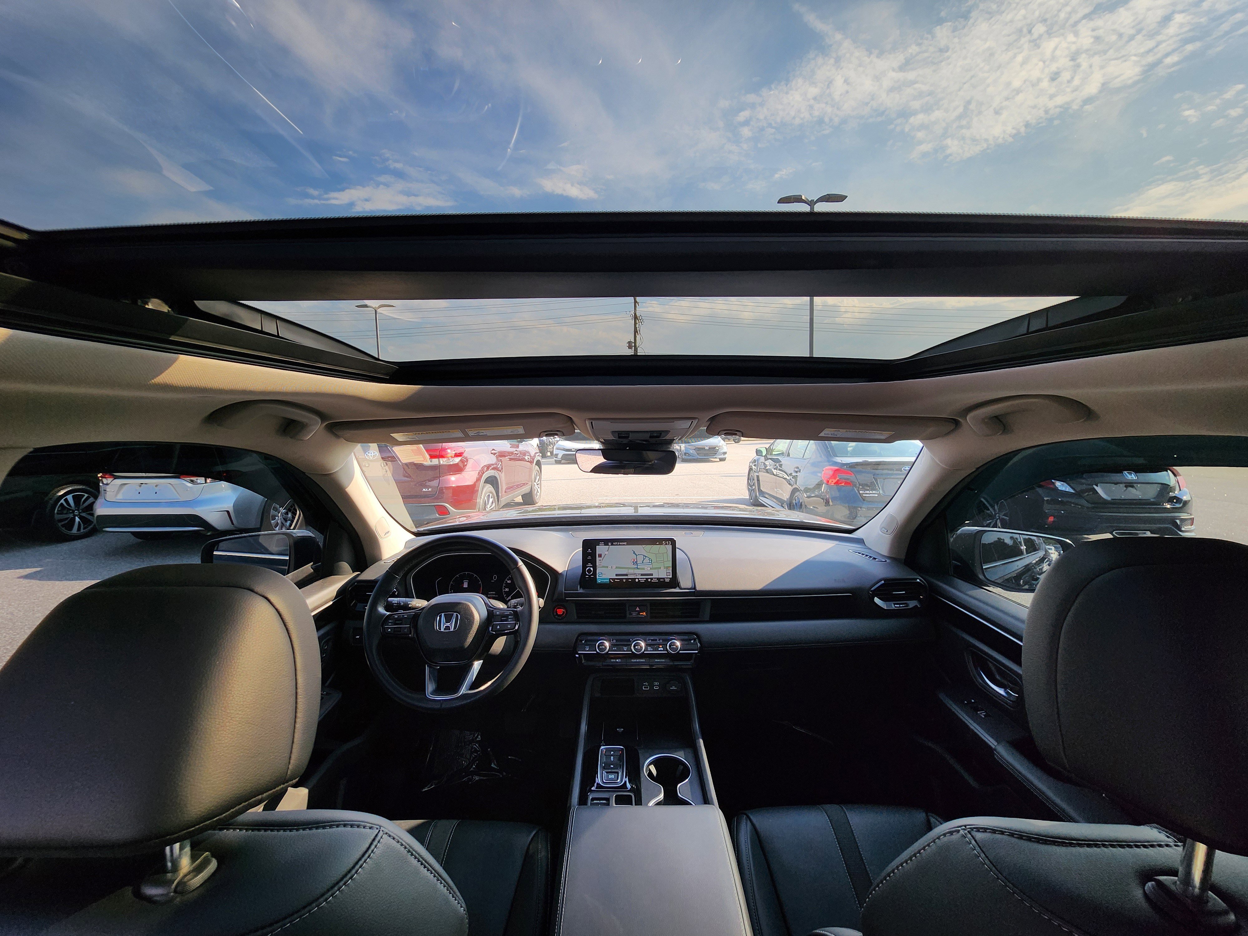 Used 2023 Honda Pilot Touring image 15