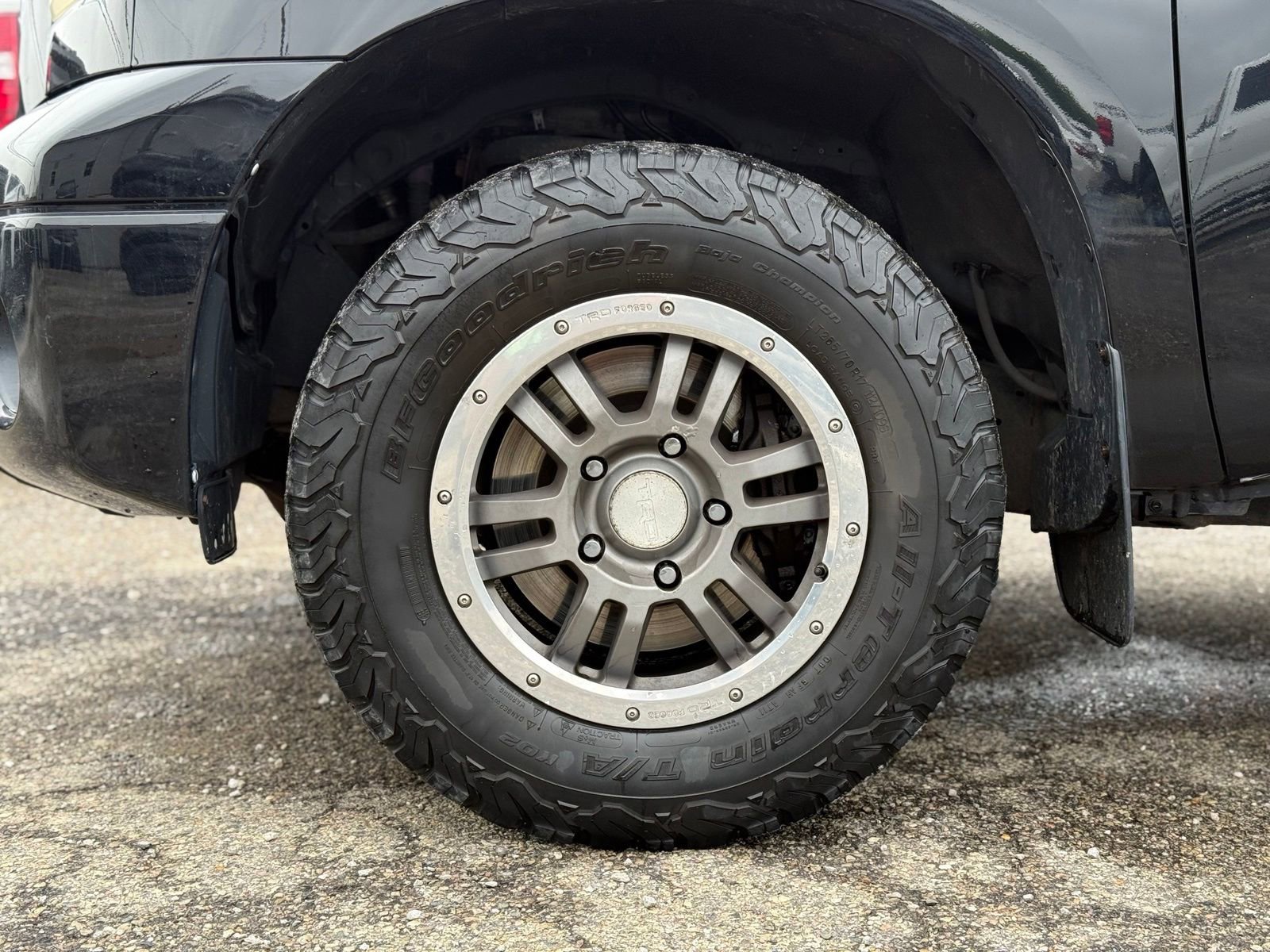 Used 2010 Toyota Tundra 4x4 Double Cab image 6