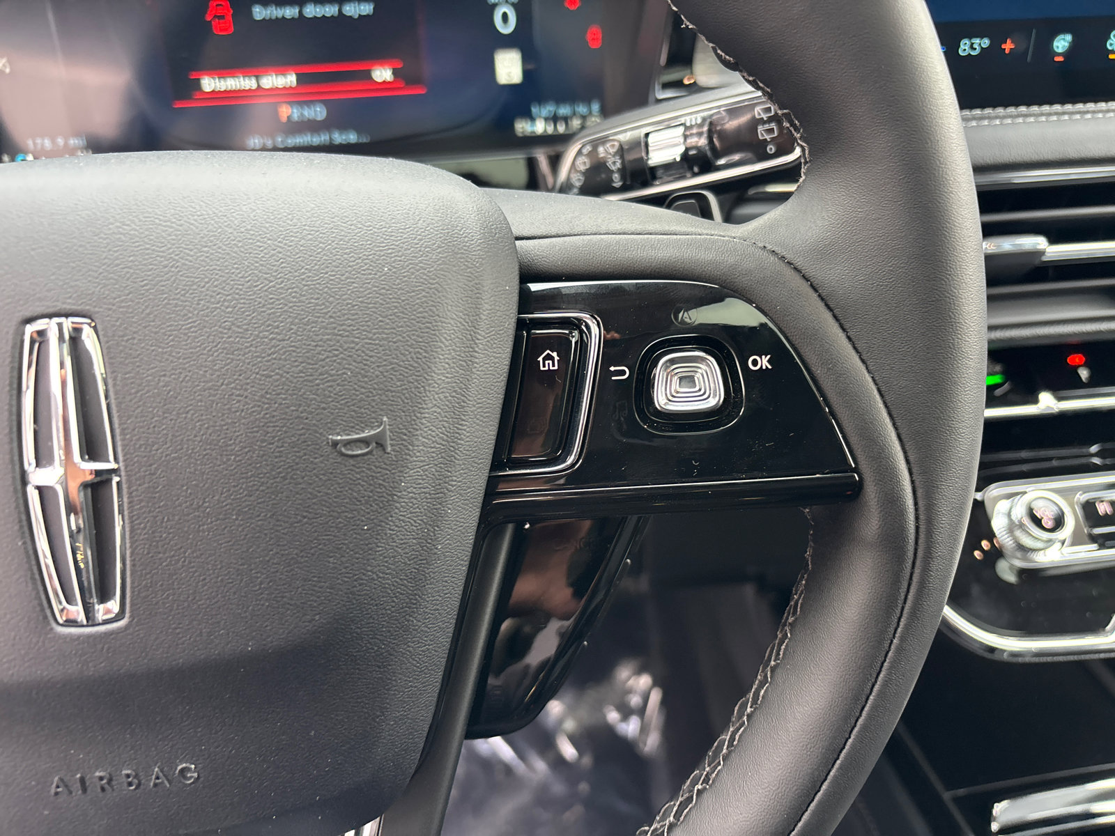 New 2026 Lincoln Corsair Premiere image 18