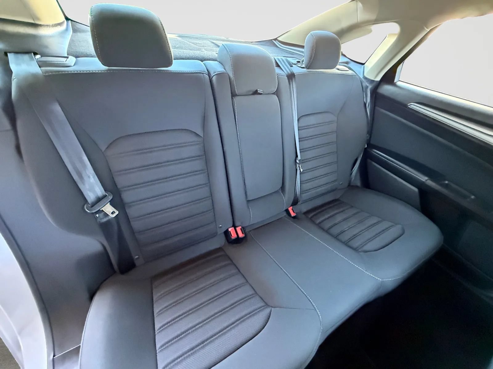 Used 2019 Ford Fusion SE FWD image 18