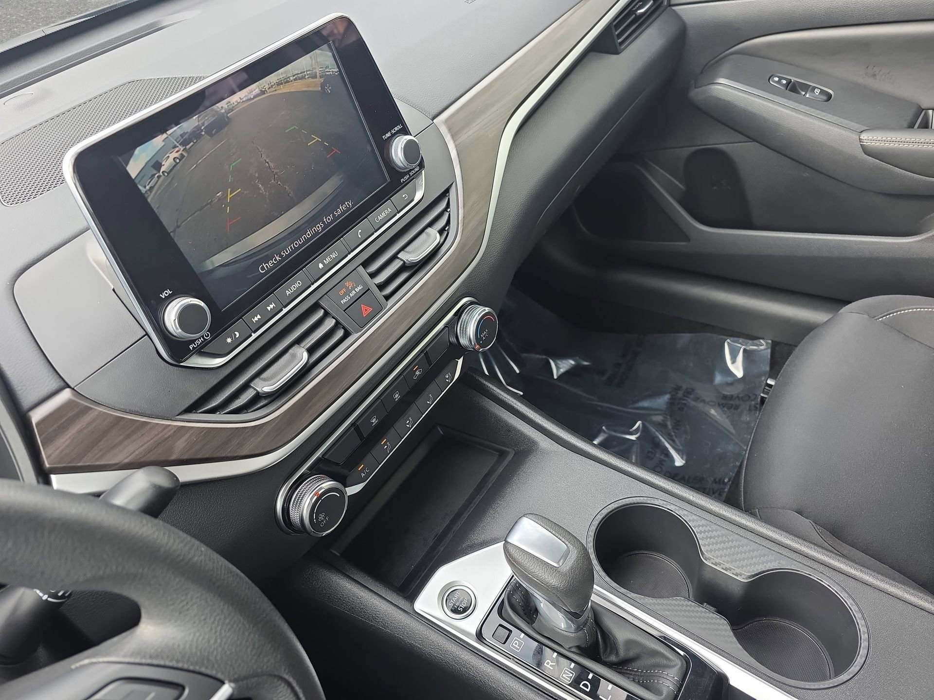 Used 2025 Nissan Altima 2.5 SV image 25