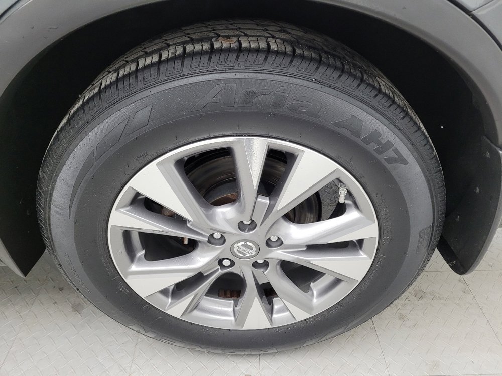 Used 2016 Nissan Murano SV w/ Premium Package image 31