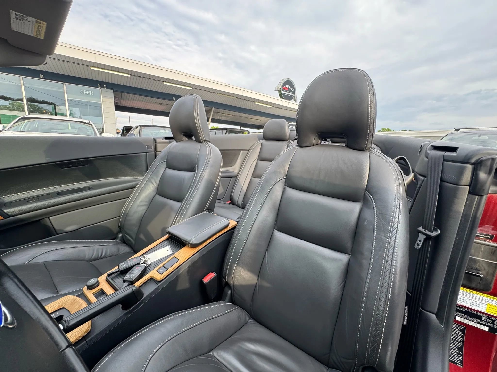 Used 2011 Volvo C70 T5 w/ Multimedia Pkg image 16