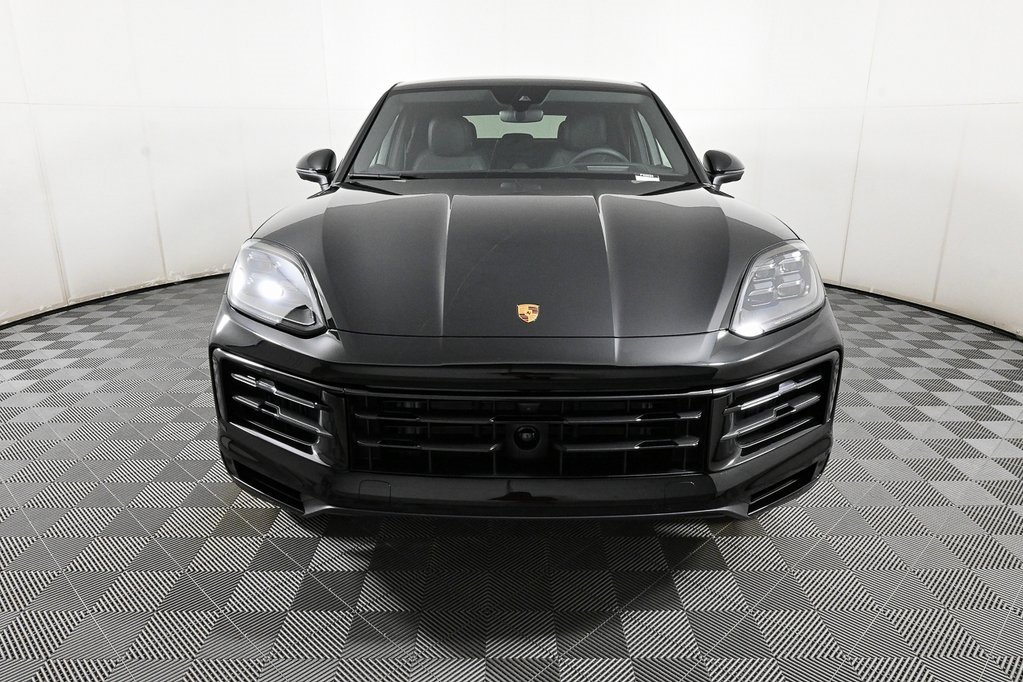 Used 2025 Porsche Cayenne Coupe image 39