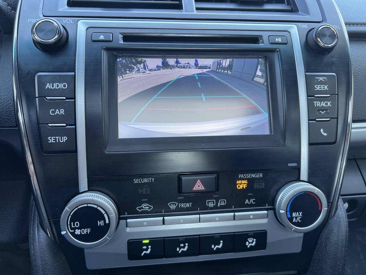 Used 2014 Toyota Camry SE FWD image 18