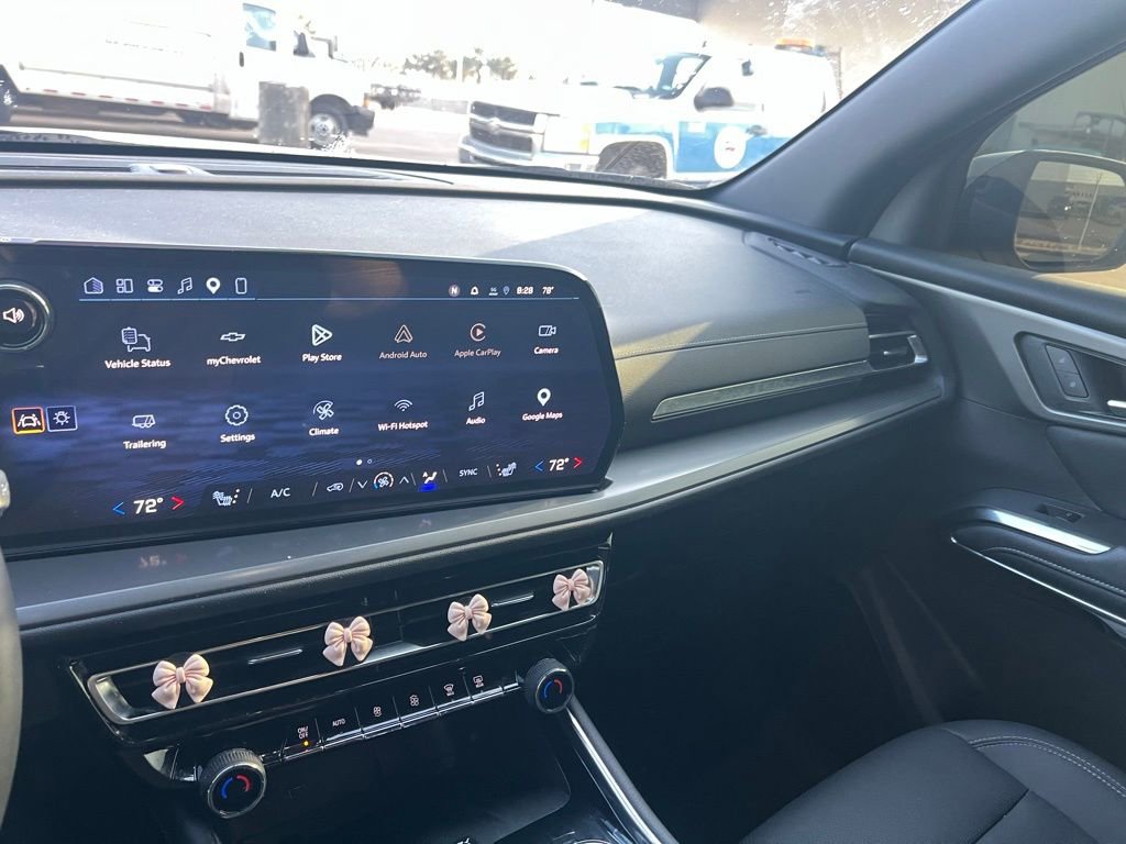 Used 2026 Chevrolet Traverse LT w/ Sun and Wheel Package FWD image 11