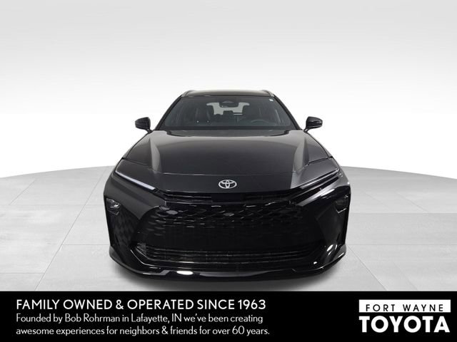 Used 2025 Toyota Crown Signia image 3