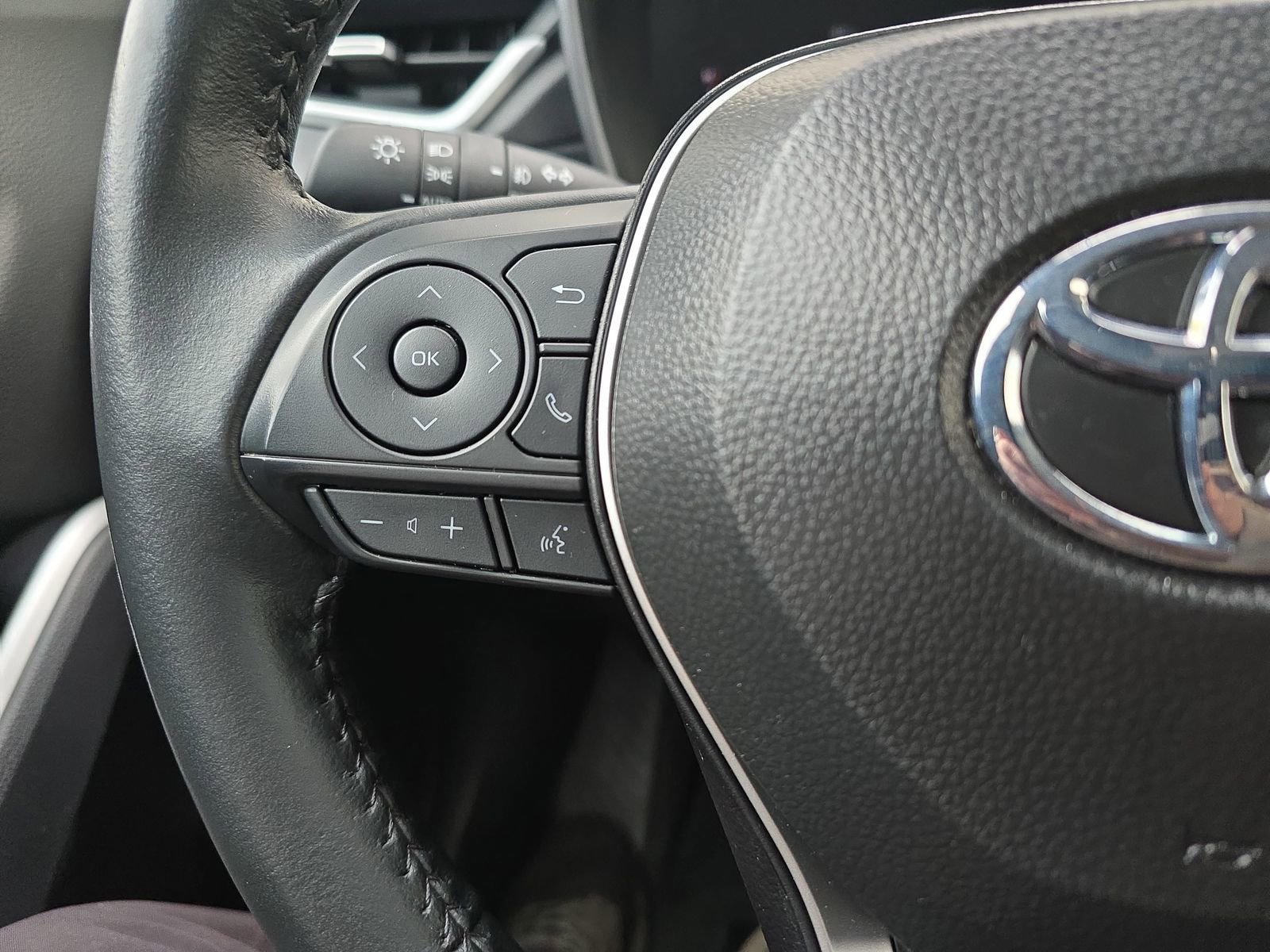 Used 2025 Toyota Corolla Cross XLE image 19