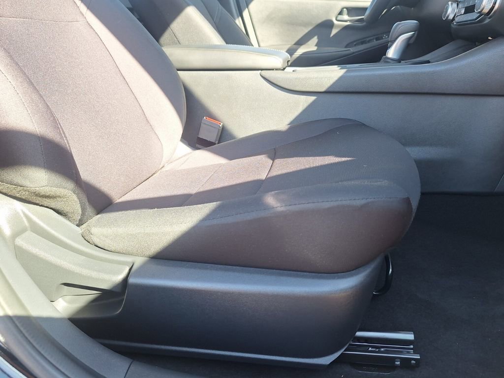 Certified 2025 Nissan Sentra S image 27