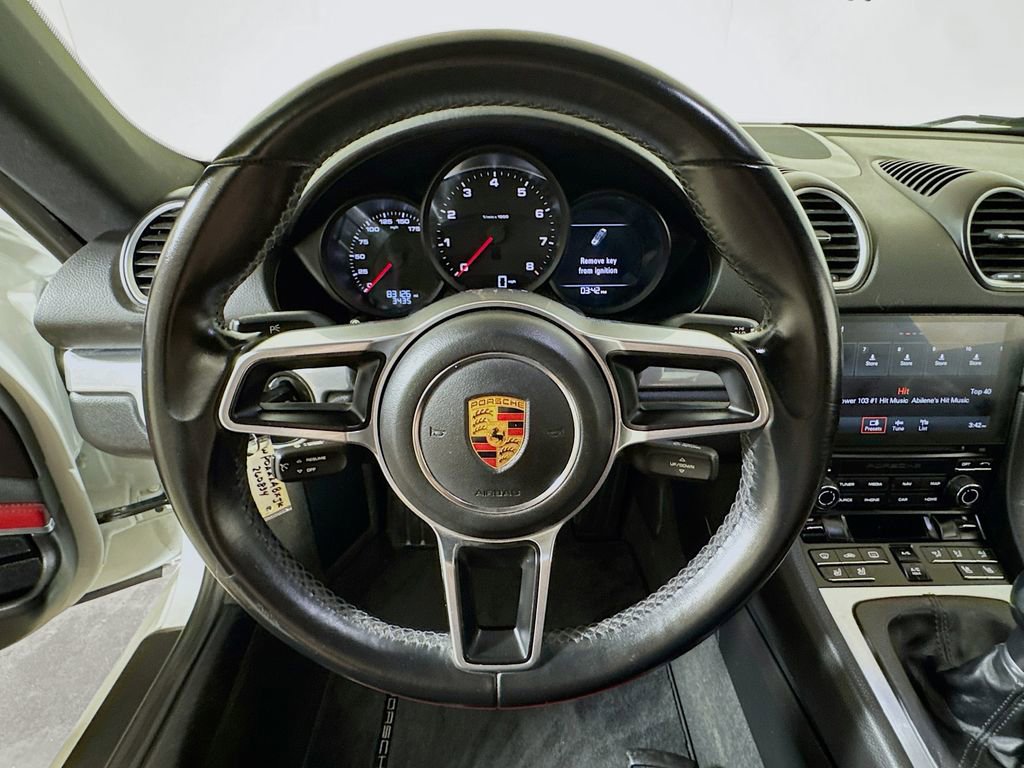 Used 2018 Porsche 718 Cayman RWD image 9