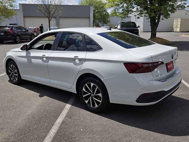 Used 2022 Volkswagen Jetta S image 3