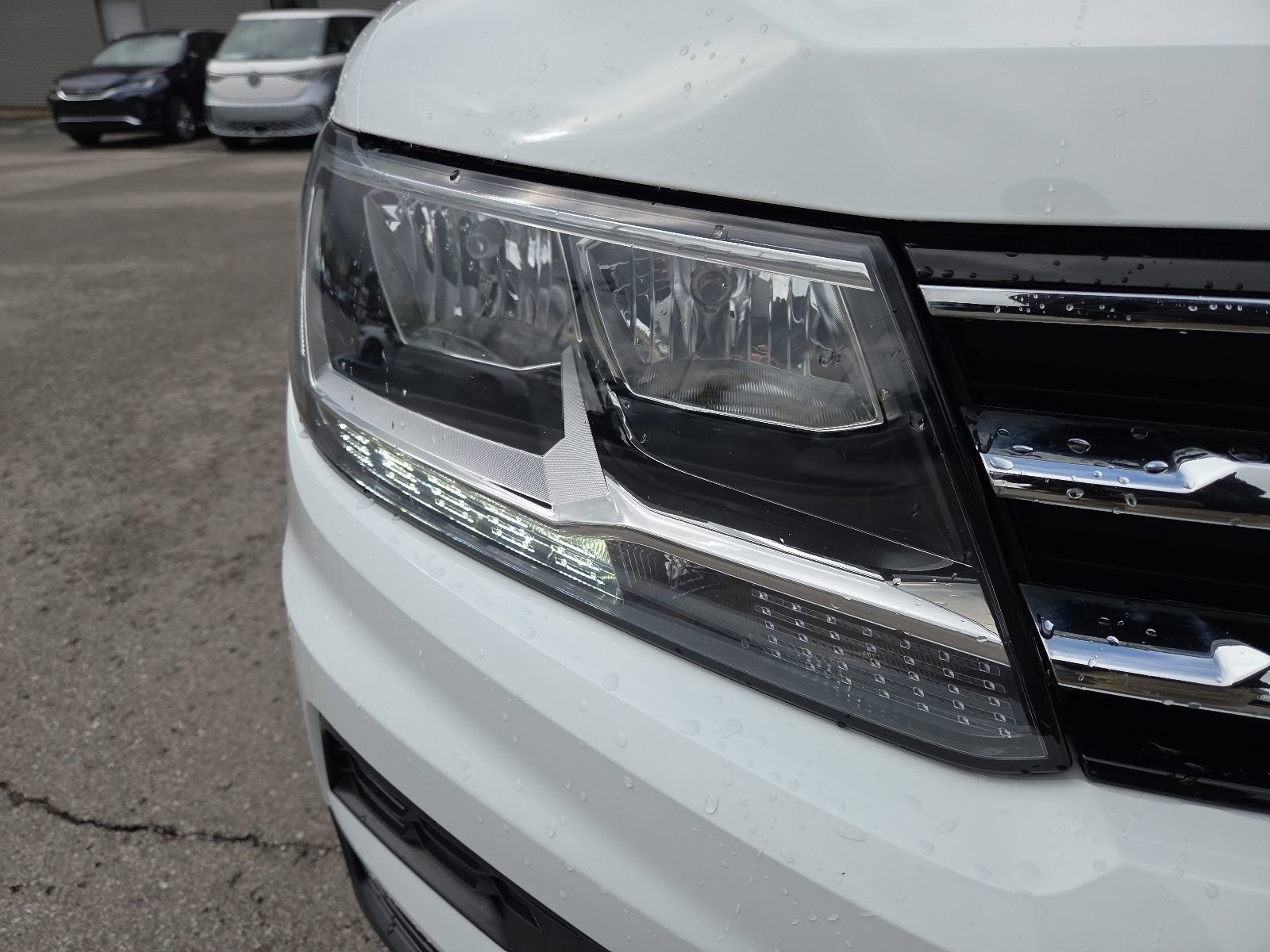 Used 2021 Volkswagen Tiguan SE FWD image 5