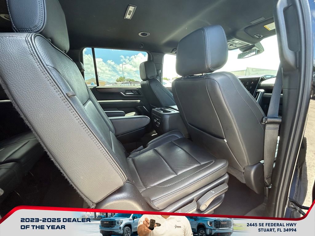 Used 2025 GMC Yukon XL Denali AWD/4WD image 19