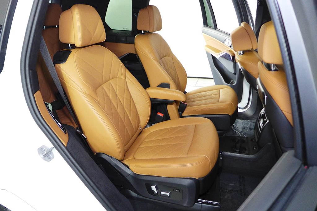 Used 2024 BMW X7 xDrive40i w/ M Sport Package AWD/4WD image 20