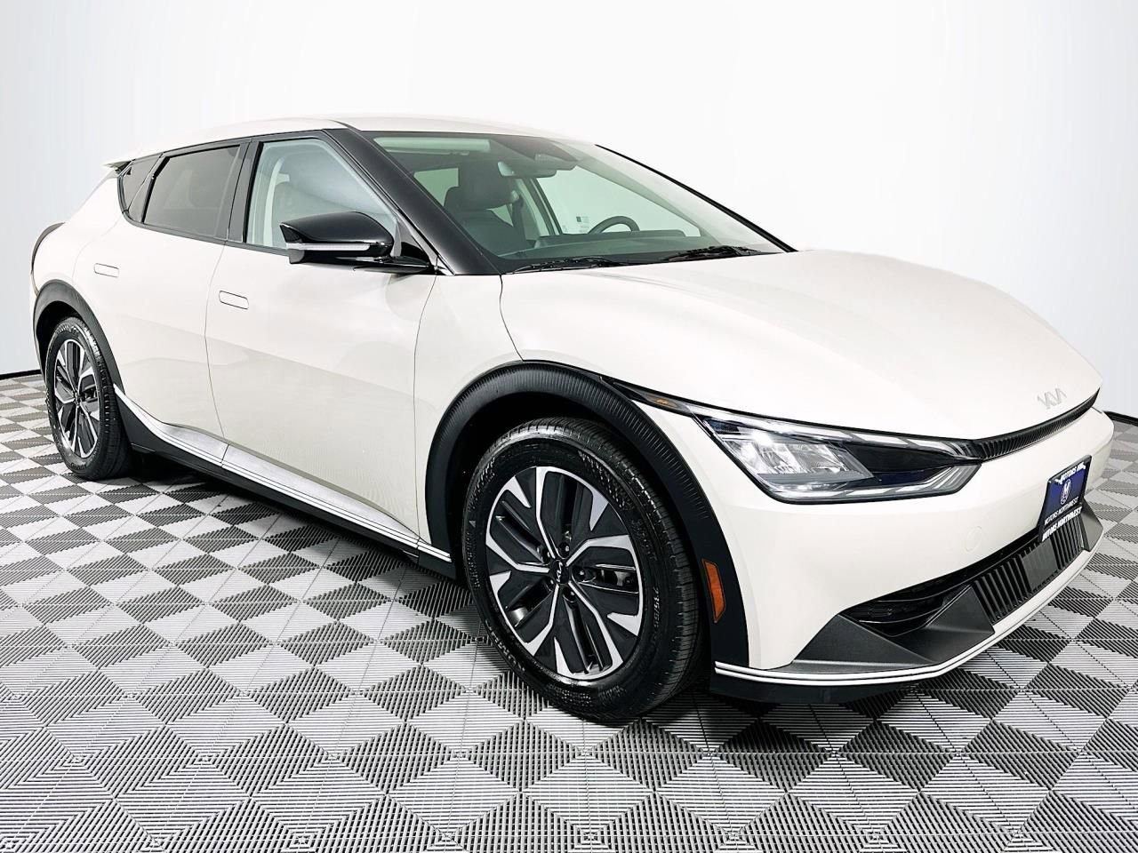 Used 2024 Kia EV6 Light image 28