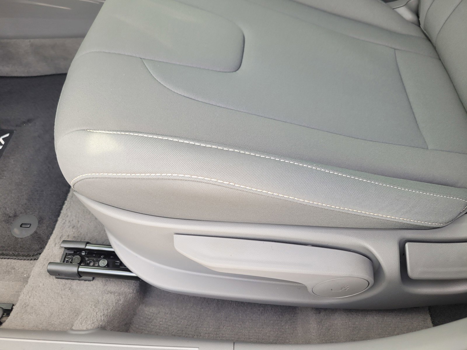 New 2025 Hyundai Elantra SEL image 16