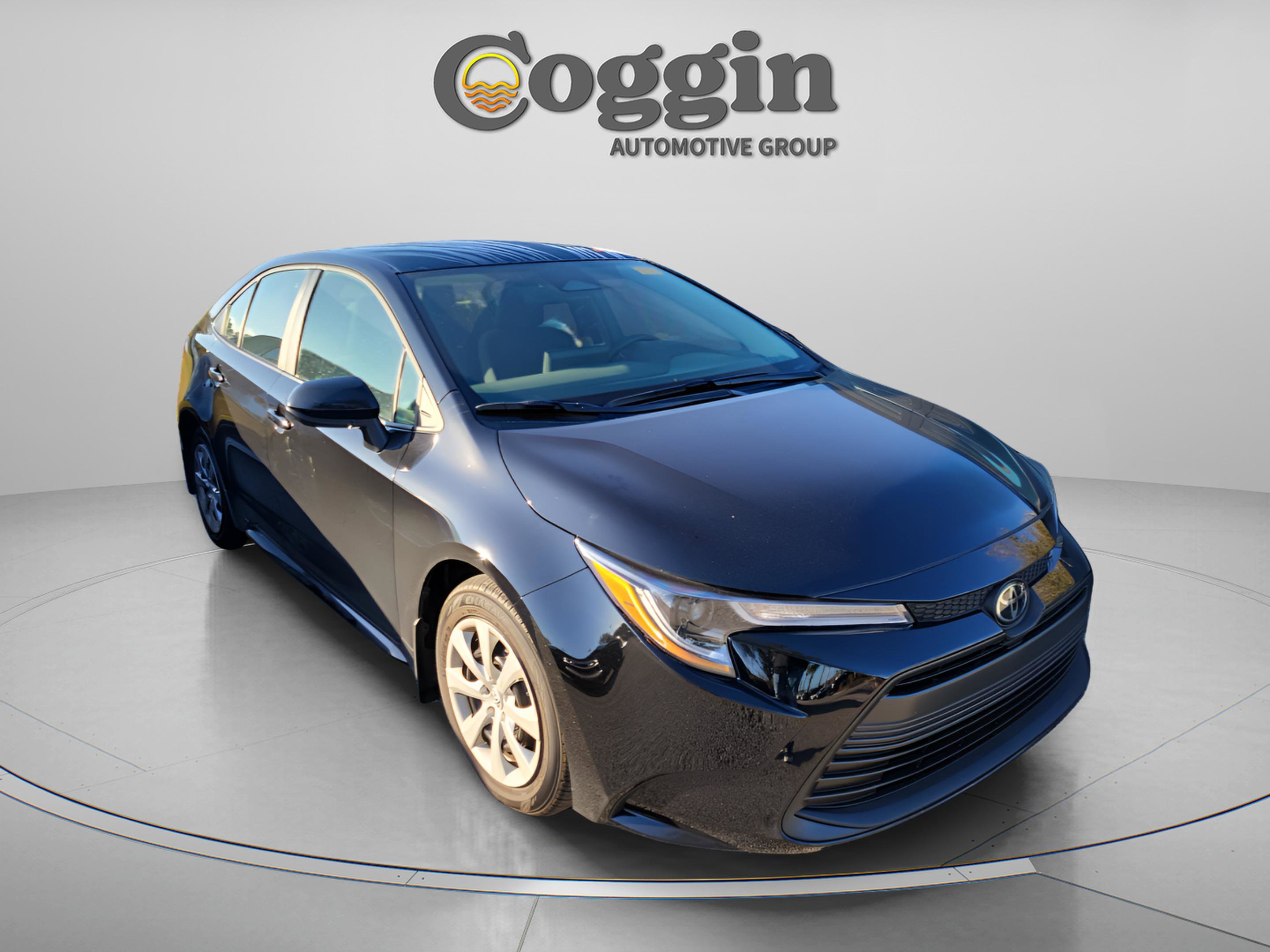 Certified 2025 Toyota Corolla LE image 3