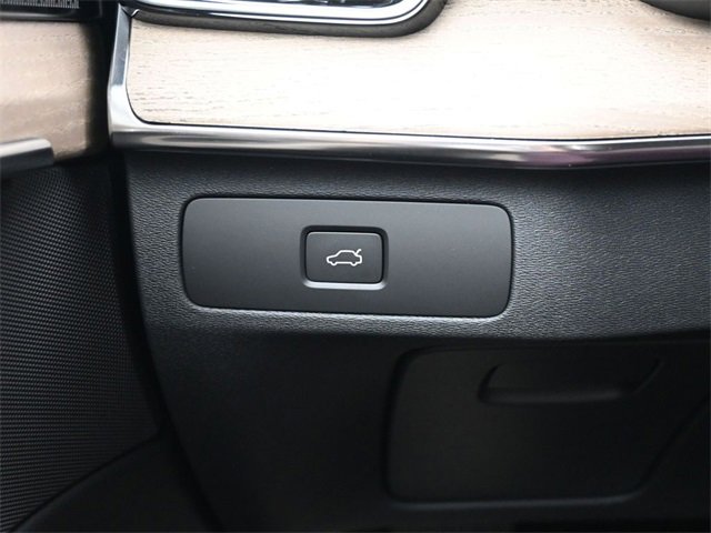 New 2026 Volvo XC90 B6 Plus w/ Protection Package Premier image 29