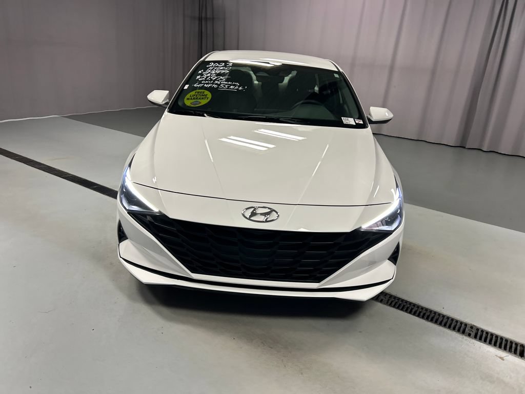 Used 2023 Hyundai Elantra Blue FWD image 2