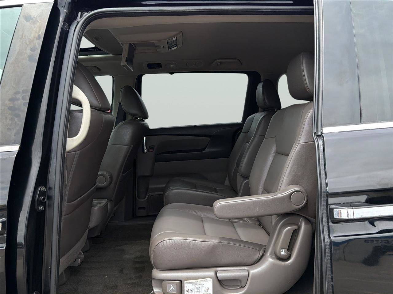 Used 2016 Honda Odyssey Touring Elite image 17