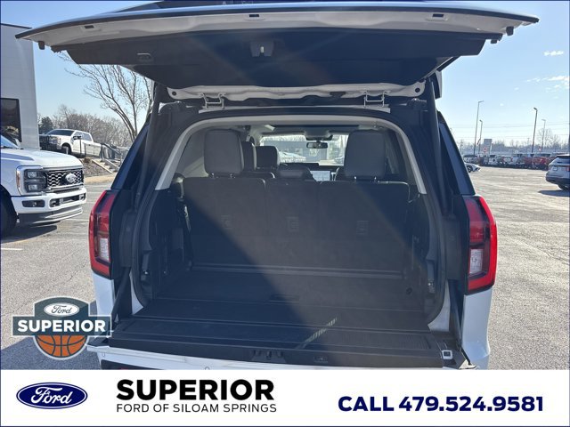 Used 2025 Ford Expedition Platinum image 8