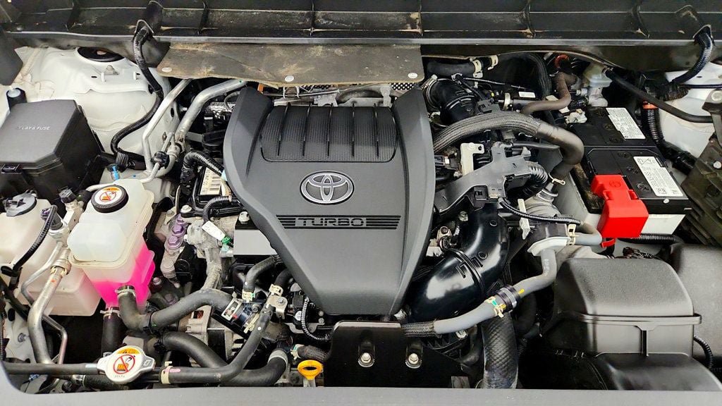 Used 2023 Toyota Highlander XLE AWD/4WD image 27