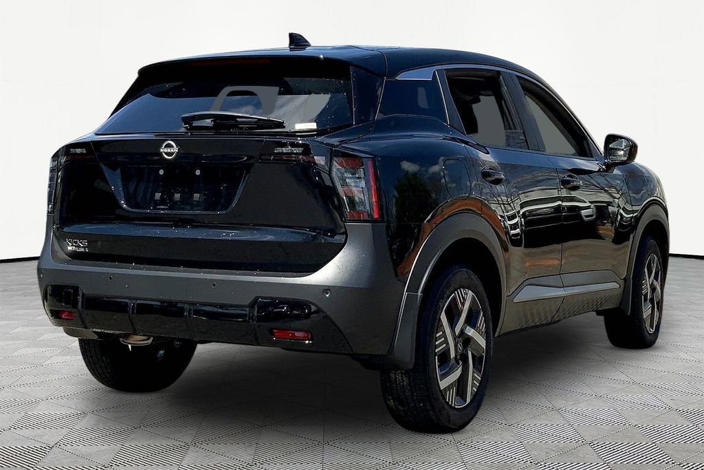 Used 2025 Nissan Kicks SV image 5