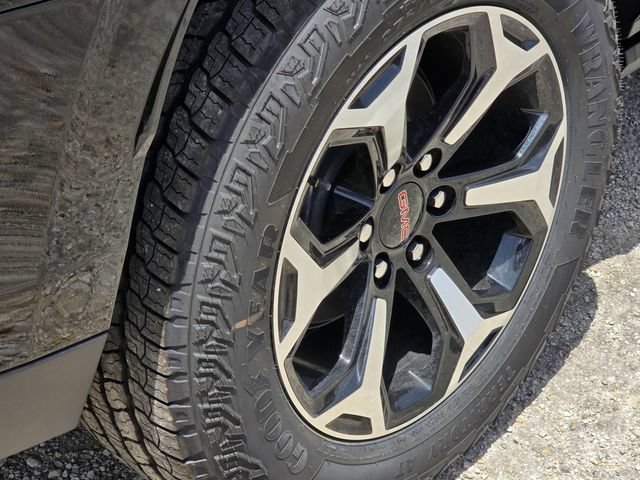 New 2026 GMC Yukon AT4 w/ AT4 Premium Plus Package AWD/4WD image 6