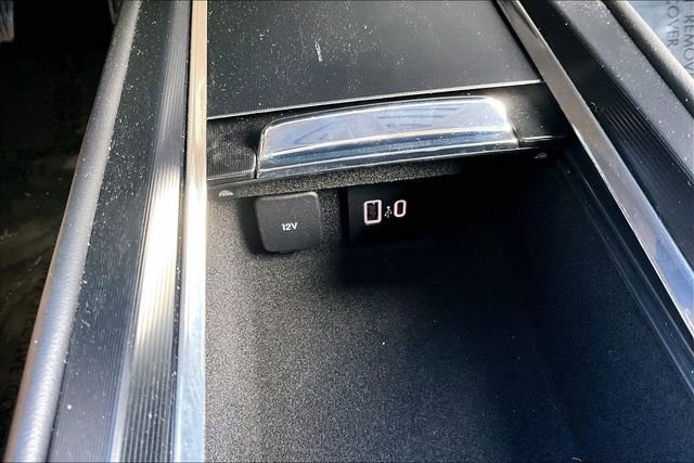 Used 2024 Lincoln Corsair Premiere image 34