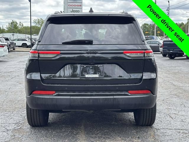 Used 2023 Jeep Grand Cherokee Altitude AWD/4WD image 36