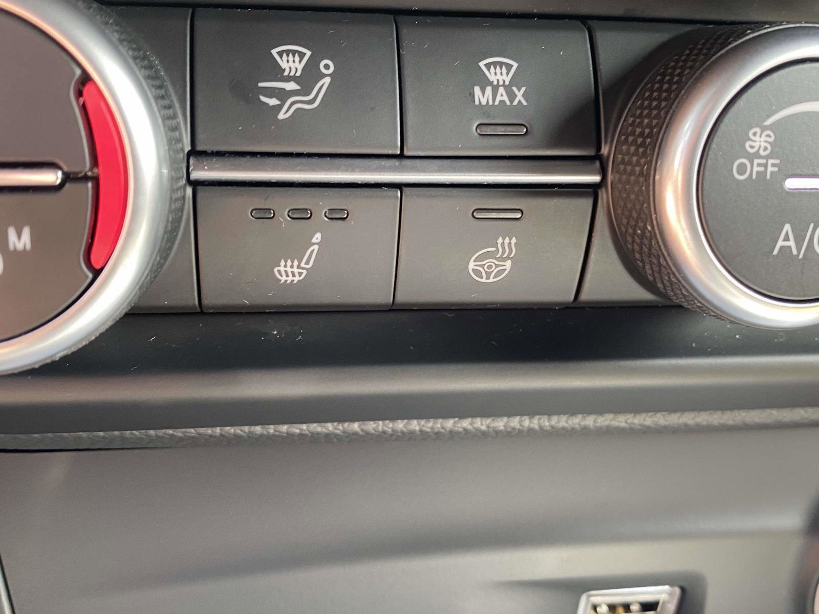 Used 2024 Alfa Romeo Stelvio Ti image 5