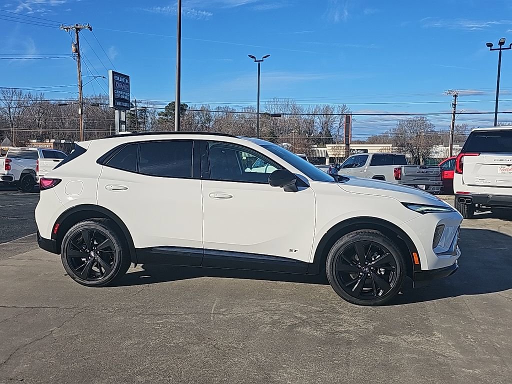 New 2025 Buick Envision Sport Touring image 2