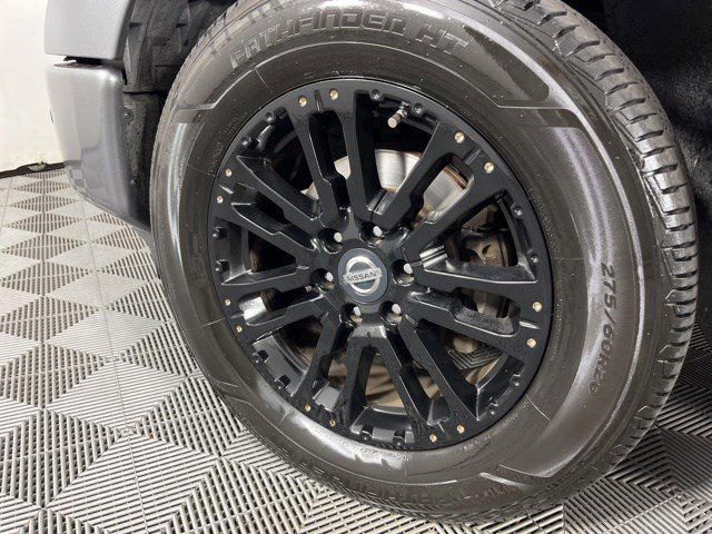Used 2018 Nissan Titan SL w/ Midnight Edition RWD image 10