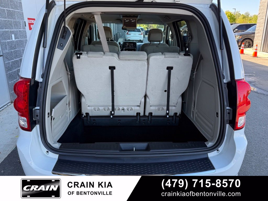 Used 2014 Dodge Grand Caravan SXT w/ UConnect Hands-Free Group FWD image 29