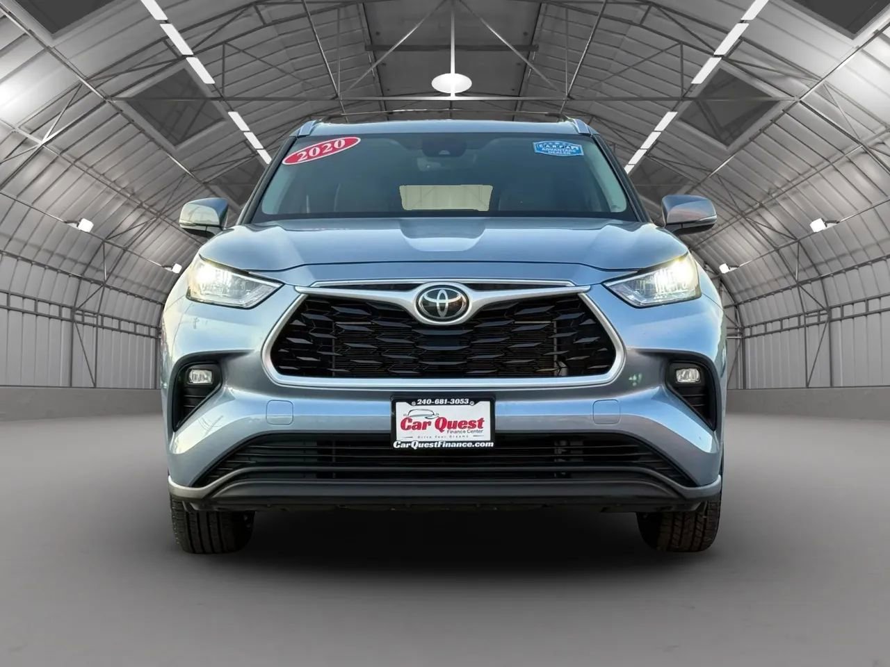 Used 2020 Toyota Highlander XLE image 2
