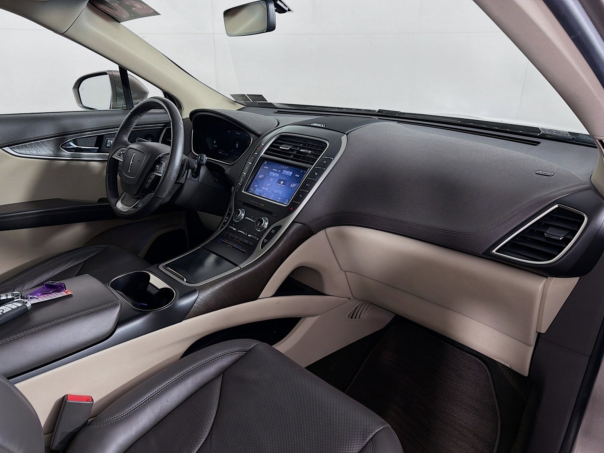 Used 2020 Lincoln Nautilus Reserve w/ Equipment Group 201A image 29