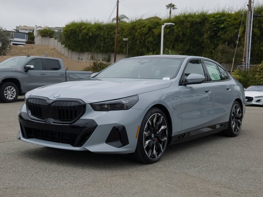 New 2027 BMW 550e xDrive w/ Executive Package AWD/4WD image 2