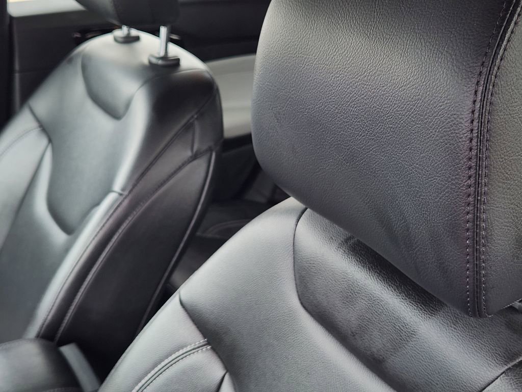 Used 2025 Jeep Compass Limited image 21