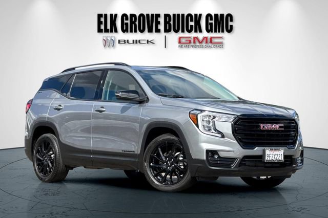 Used 2023 GMC Terrain SLT w/ Elevation Edition FWD image 2