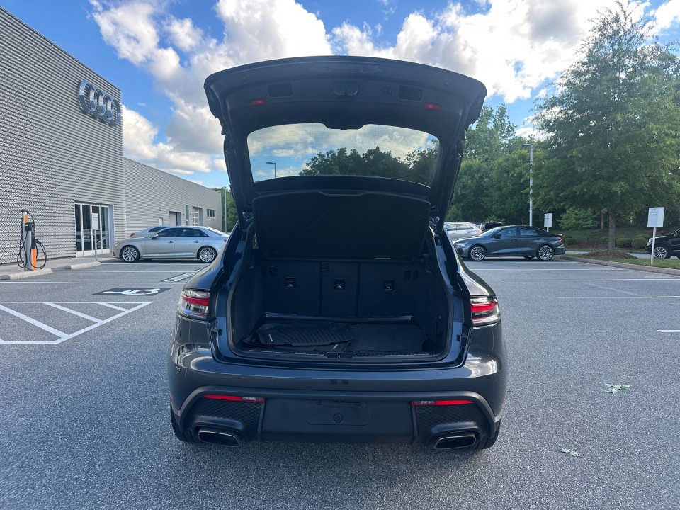 Used 2022 Porsche Macan AWD/4WD image 14