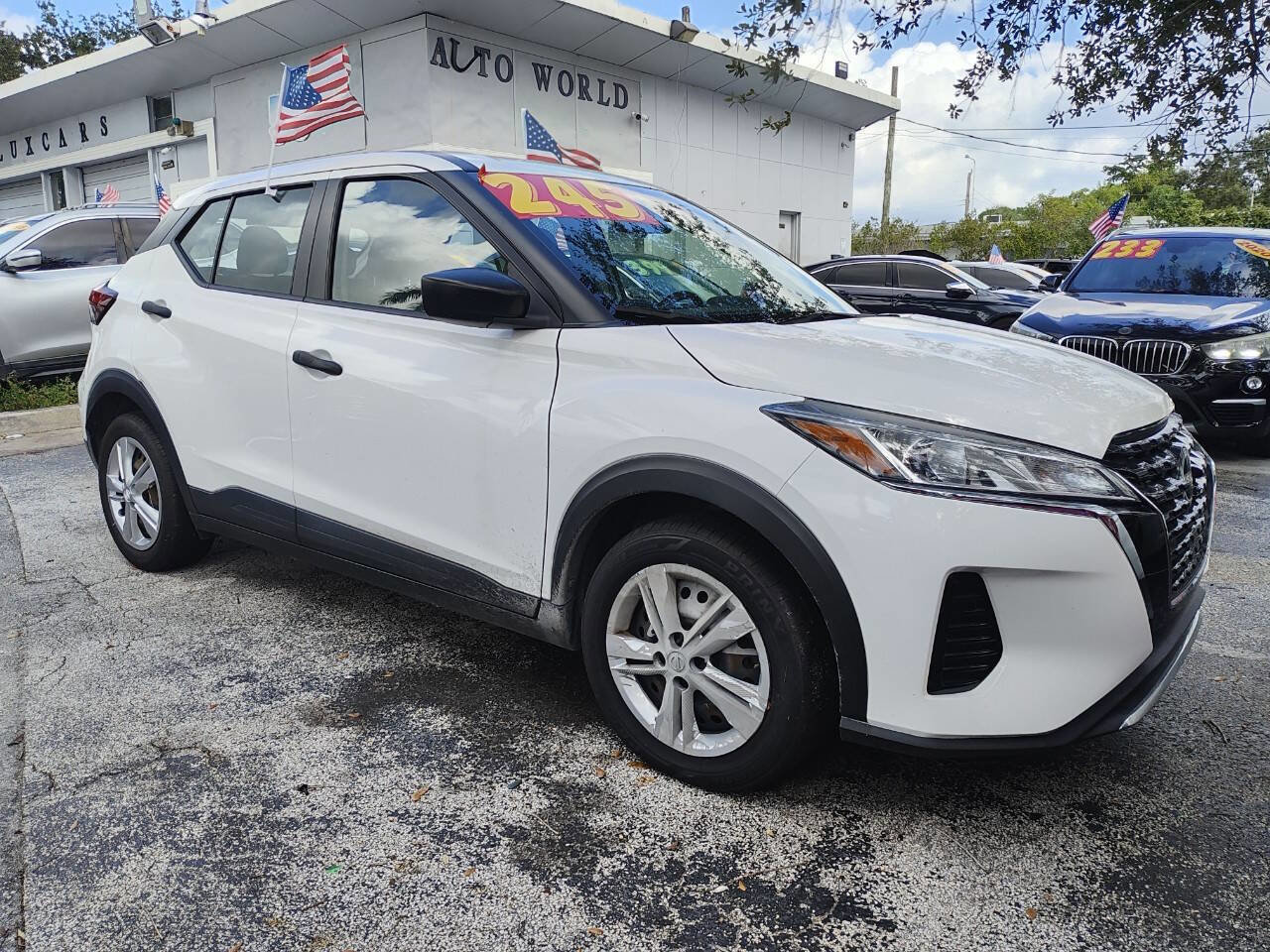 Used 2022 Nissan Kicks S FWD image 15