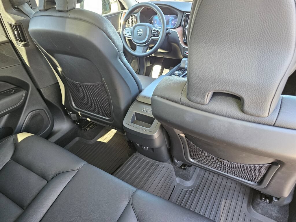 Used 2023 Volvo XC60 B5 Plus w/ Climate Package AWD/4WD image 15